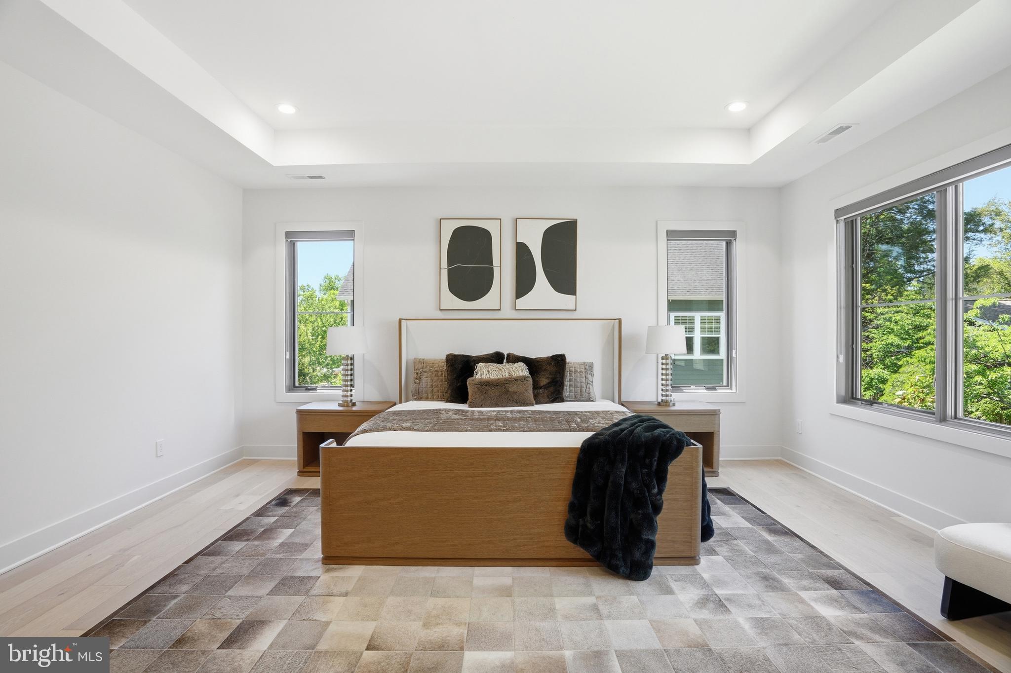MCLEAN MANOR - Residential
