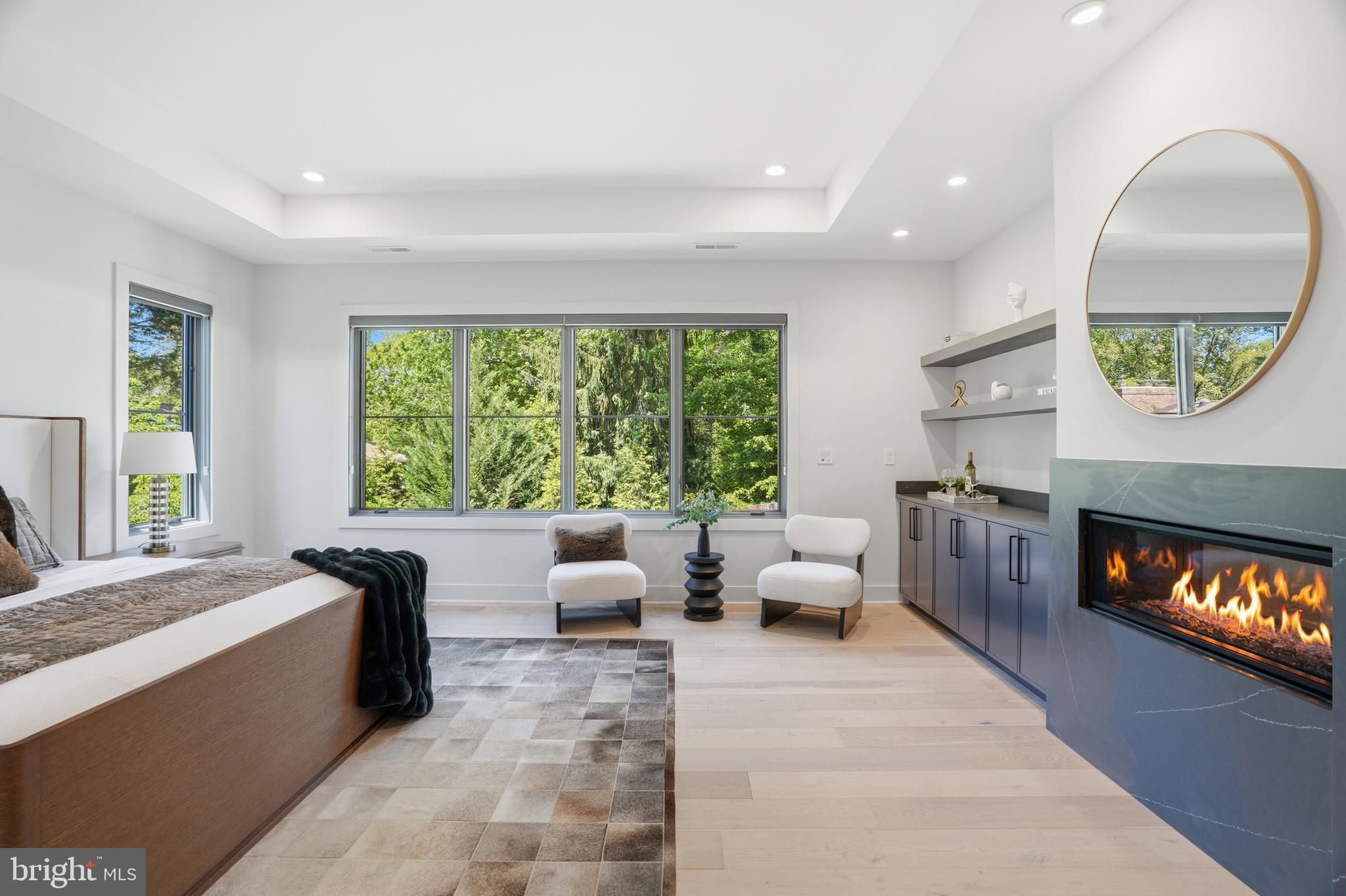 MCLEAN MANOR - Residential