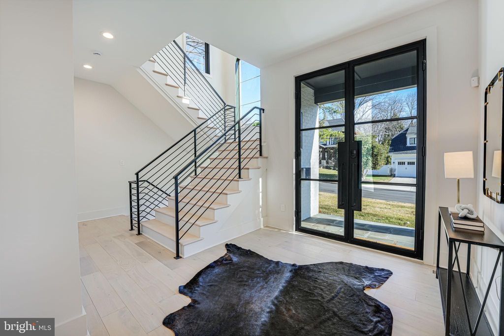 Photo of 1608 Wrightson Drive, MCLEAN, VA 22101 (MLS # VAFX2311864)