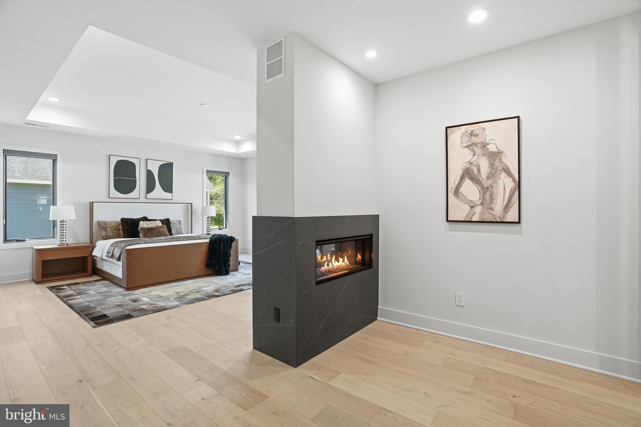 MCLEAN MANOR - Residential