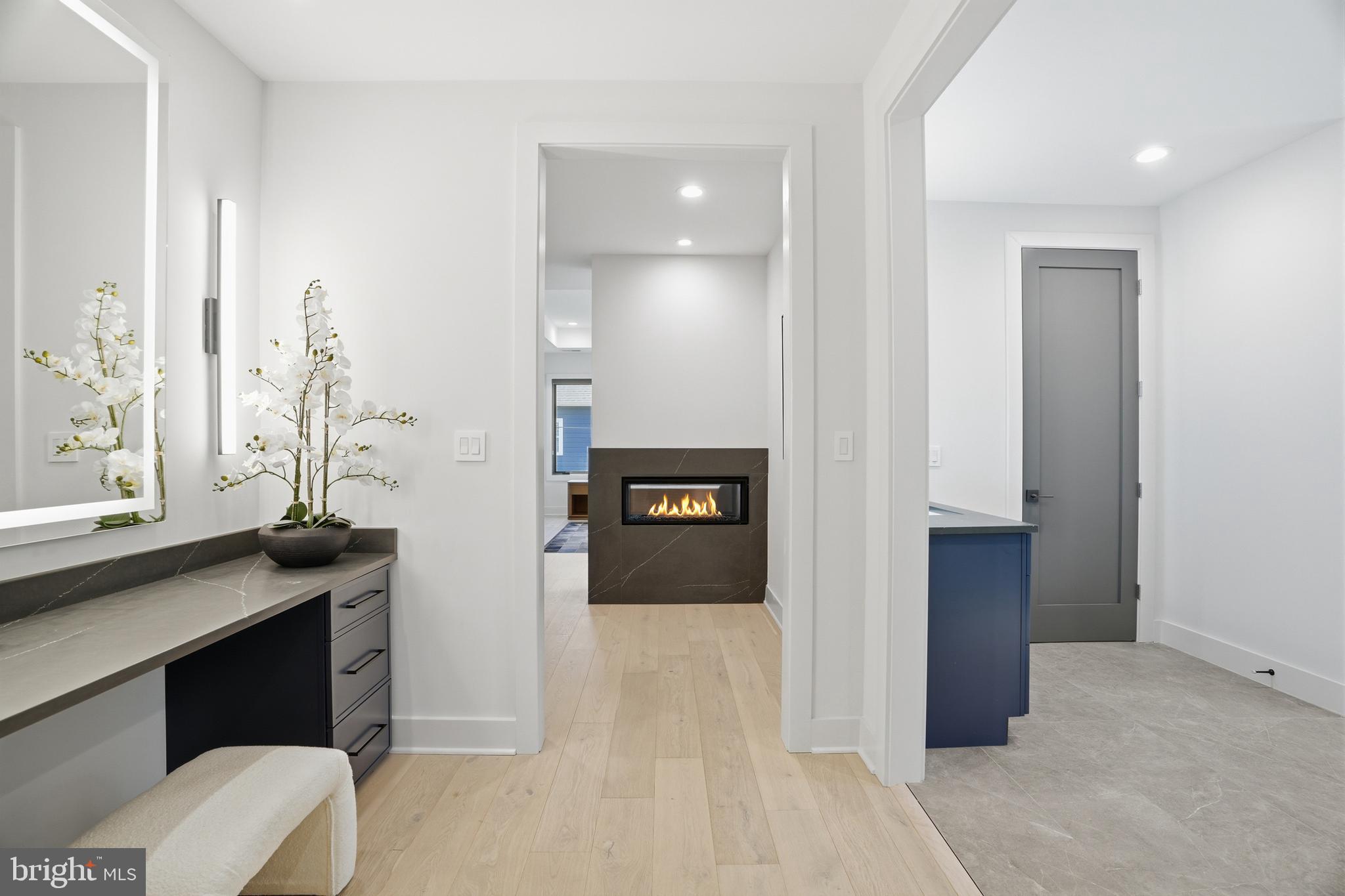 MCLEAN MANOR - Residential