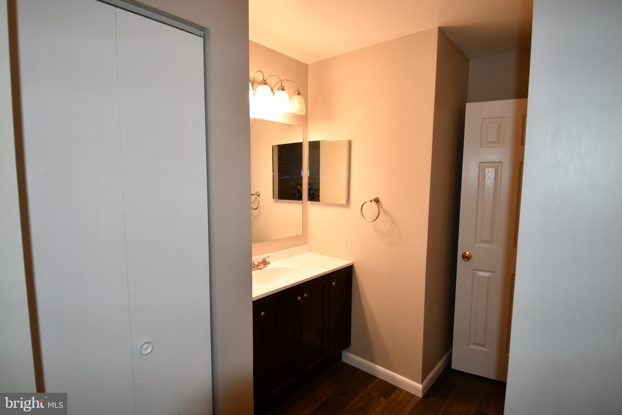 GARYWOOD - Residential Lease