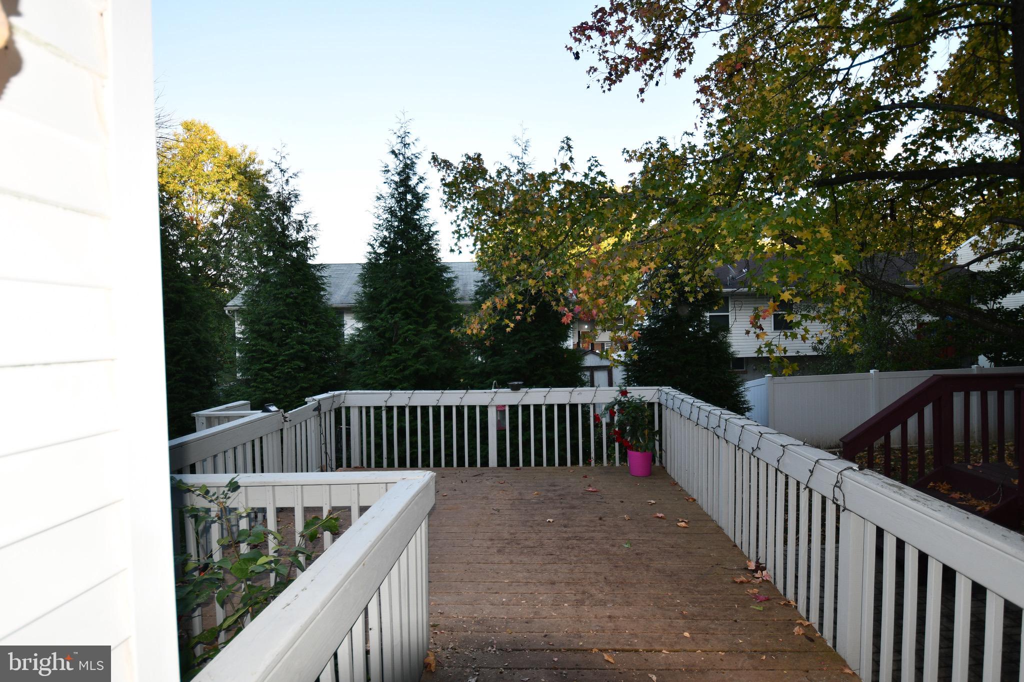 GARYWOOD - Residential Lease