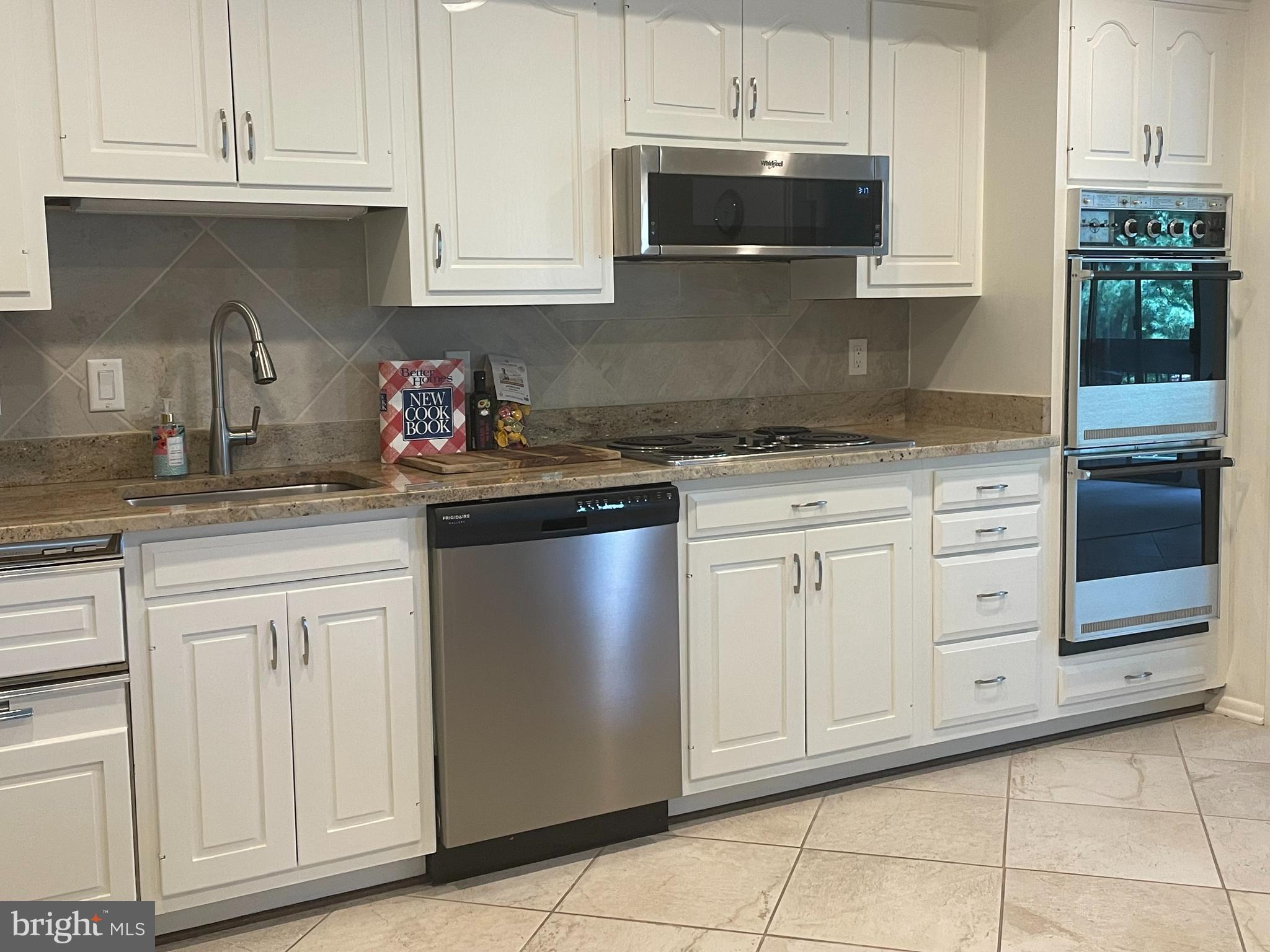 SUMNER VILLAGE - Residential