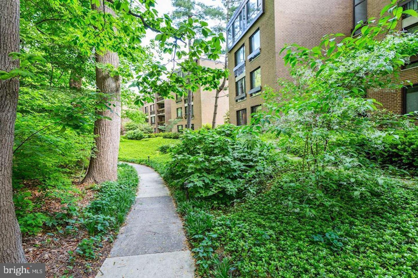 SUMNER VILLAGE - Residential