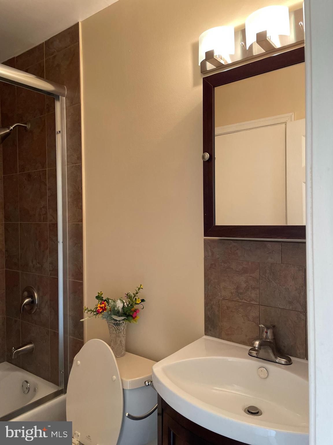 LARGO WOODS - Residential