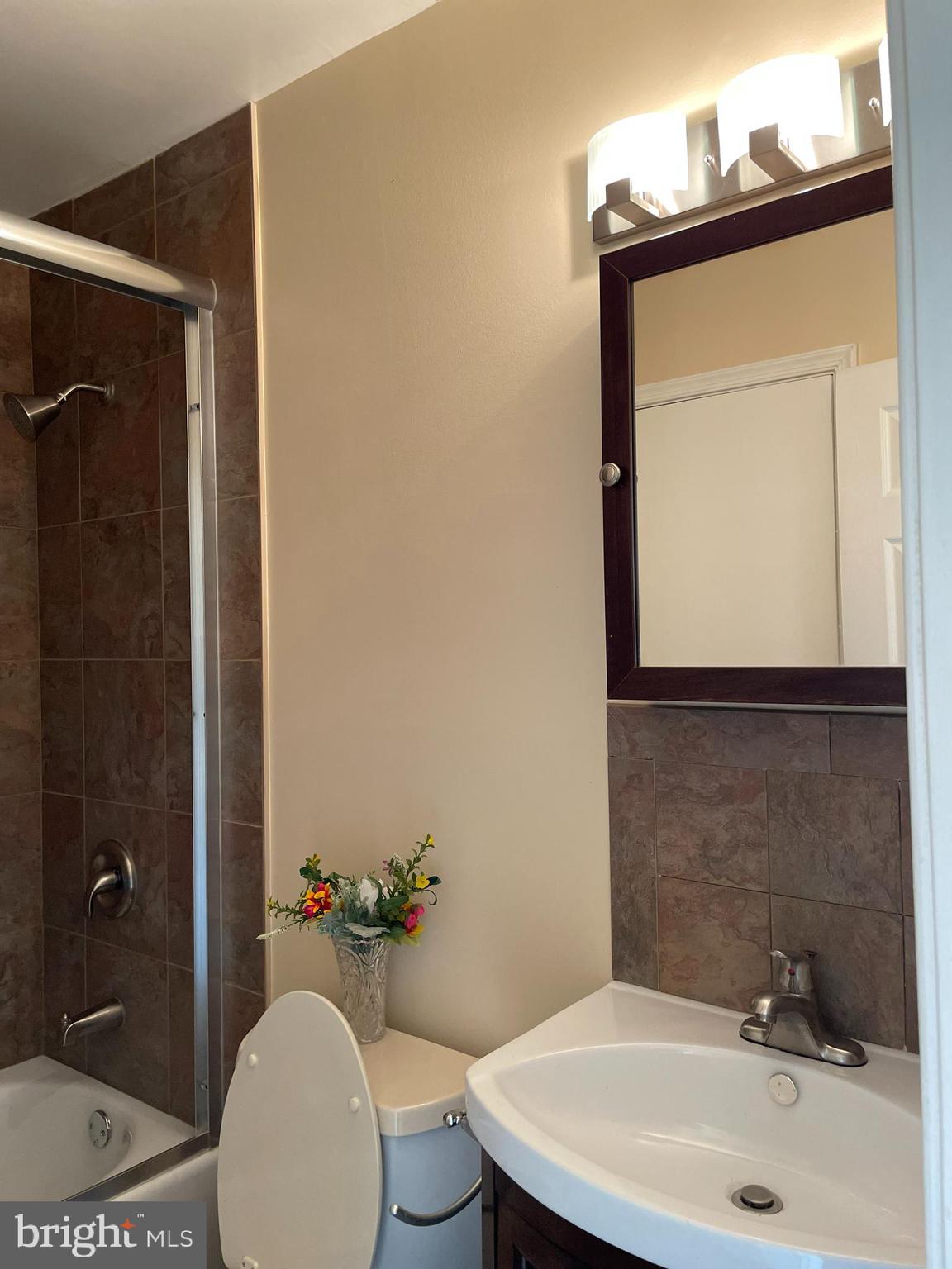 LARGO WOODS - Residential