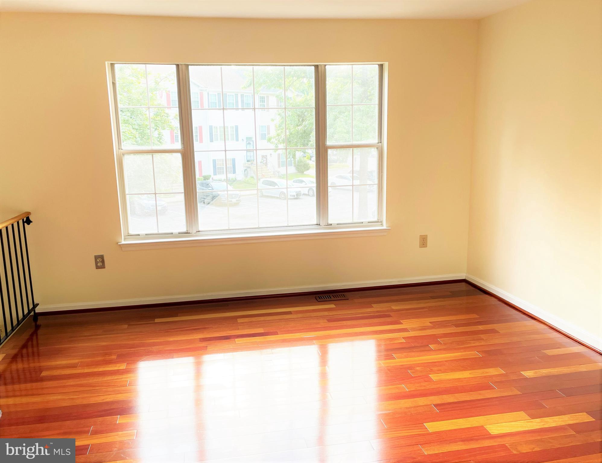 LARGO WOODS - Residential