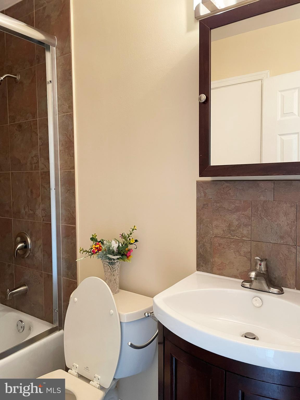 LARGO WOODS - Residential