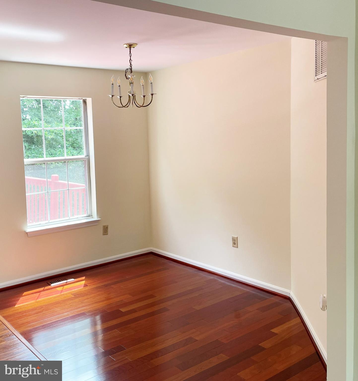 LARGO WOODS - Residential