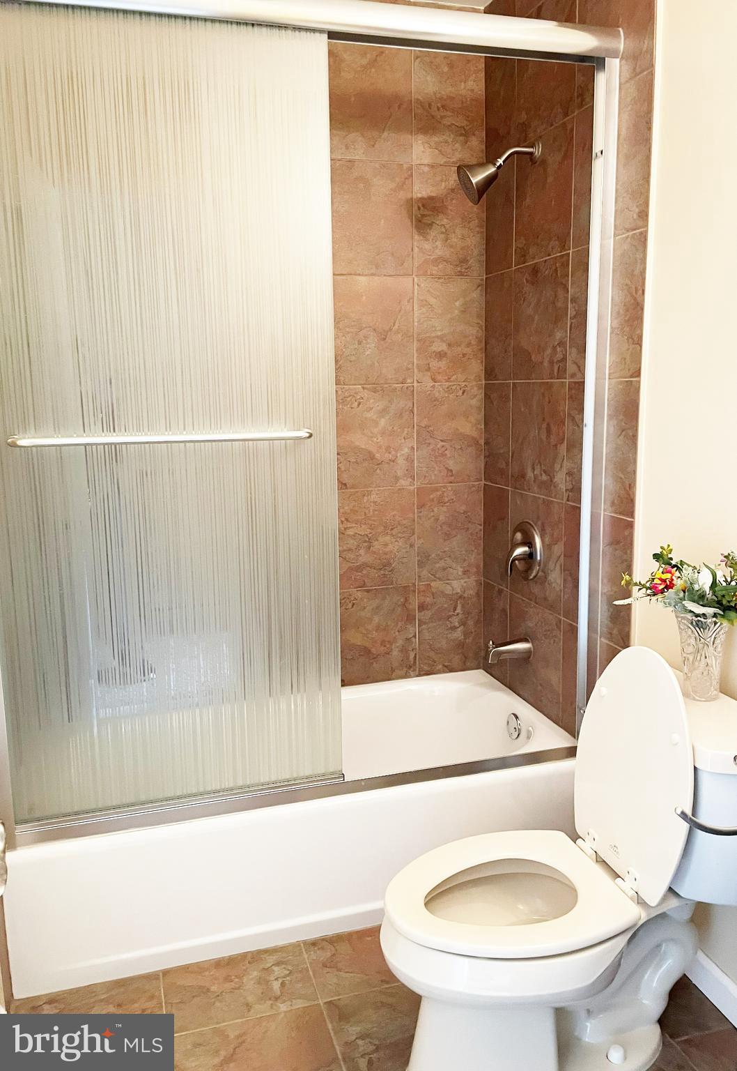 LARGO WOODS - Residential