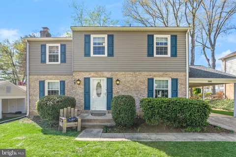 6908 Lamp Post Lane, Alexandria, VA MLS: VAFX2229994