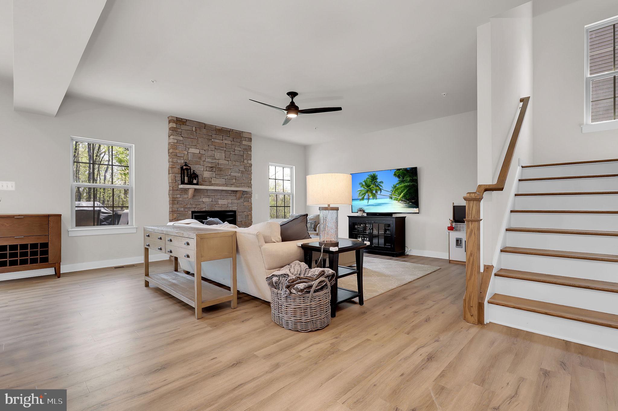 LAKE LINGANORE EAGLEHEAD - Residential