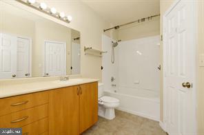 ASHMORE AT GERMANOWN COMMUNITY - Residential Lease