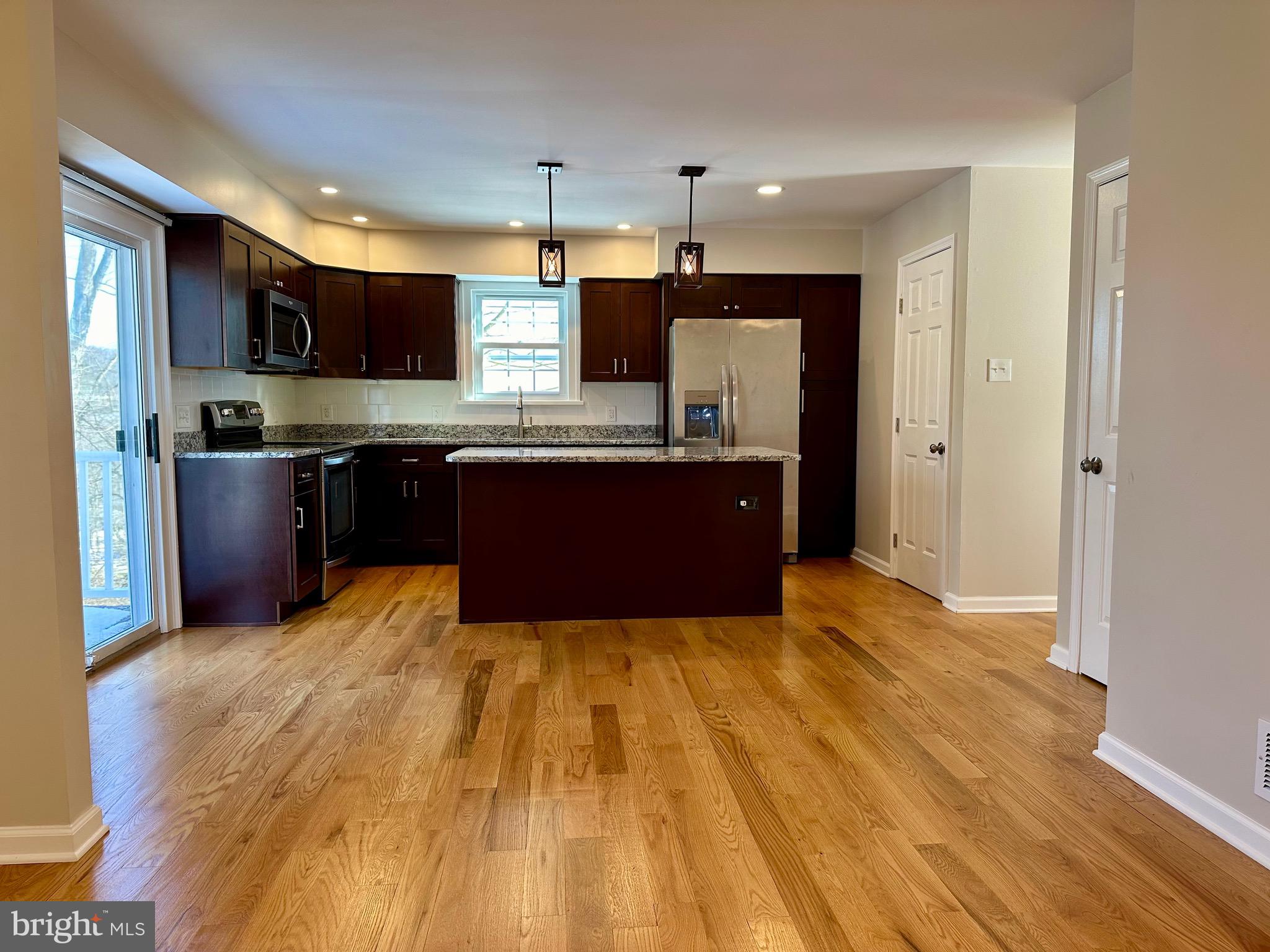 VALLEY SPRINGS - Residential Lease