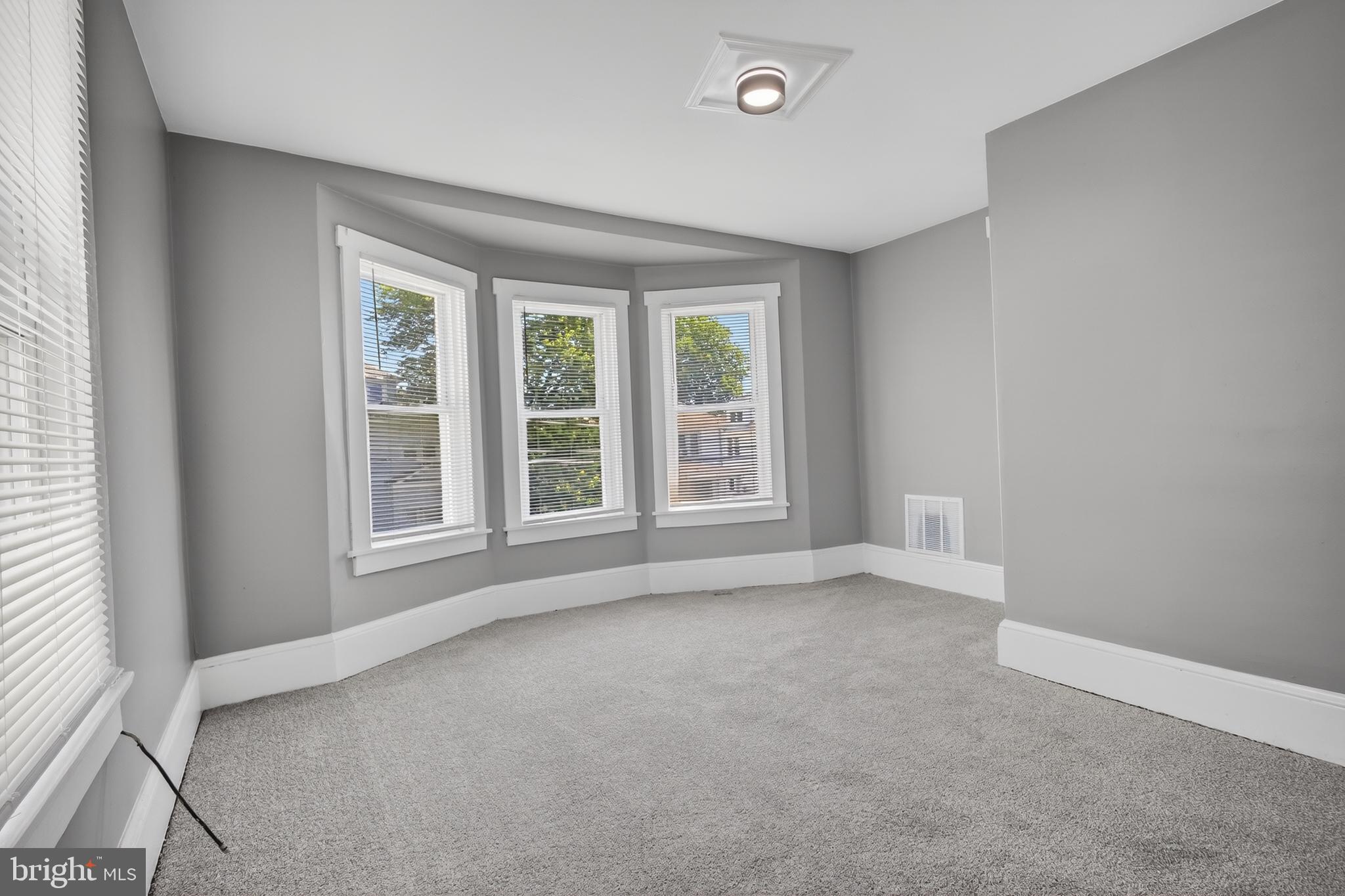 LYNNWOOD - Residential