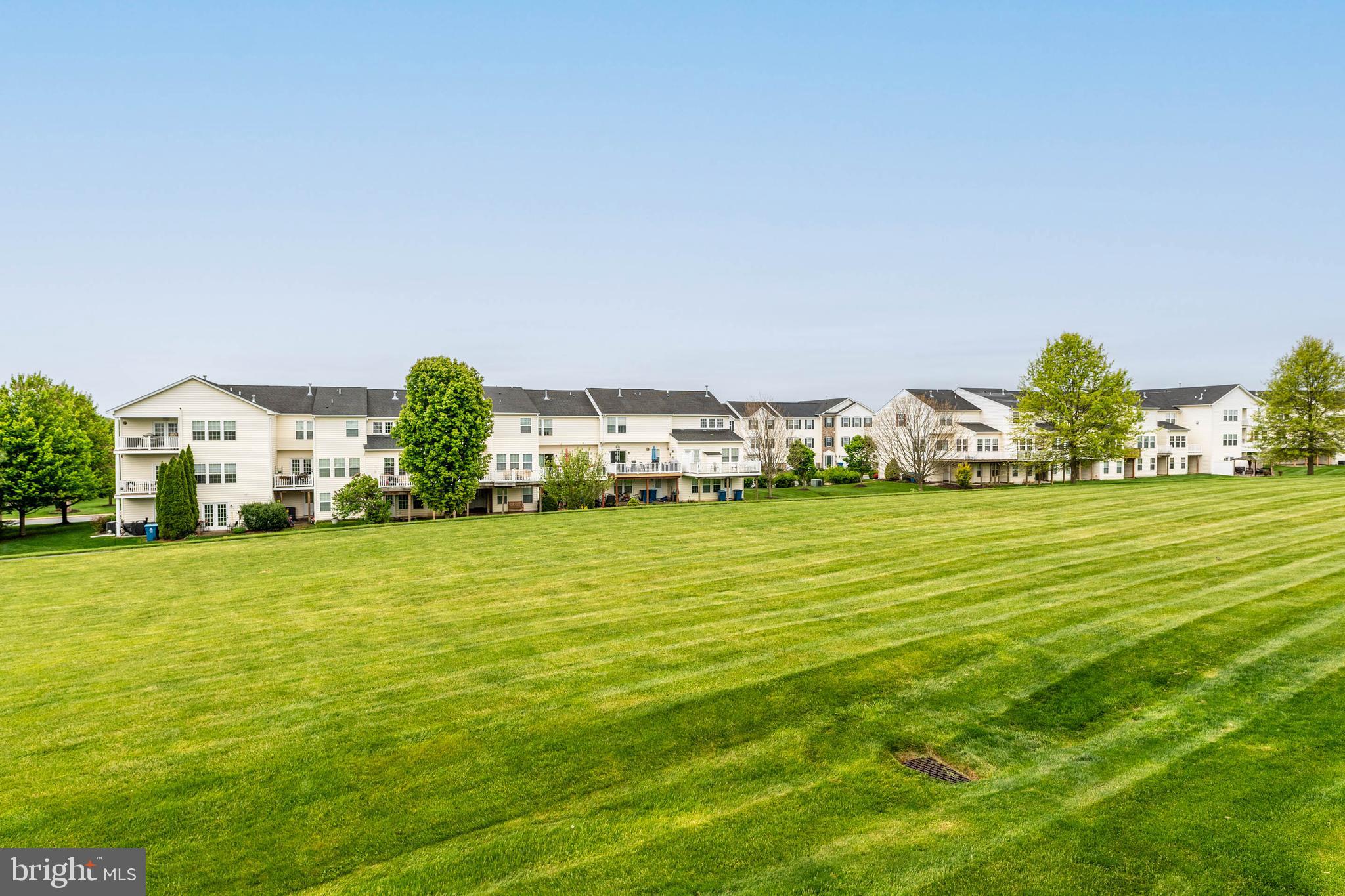 ROUND HILL - Residential
