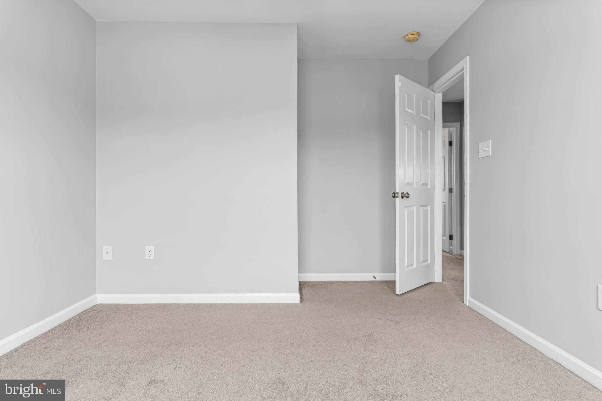 ROUND HILL - Residential
