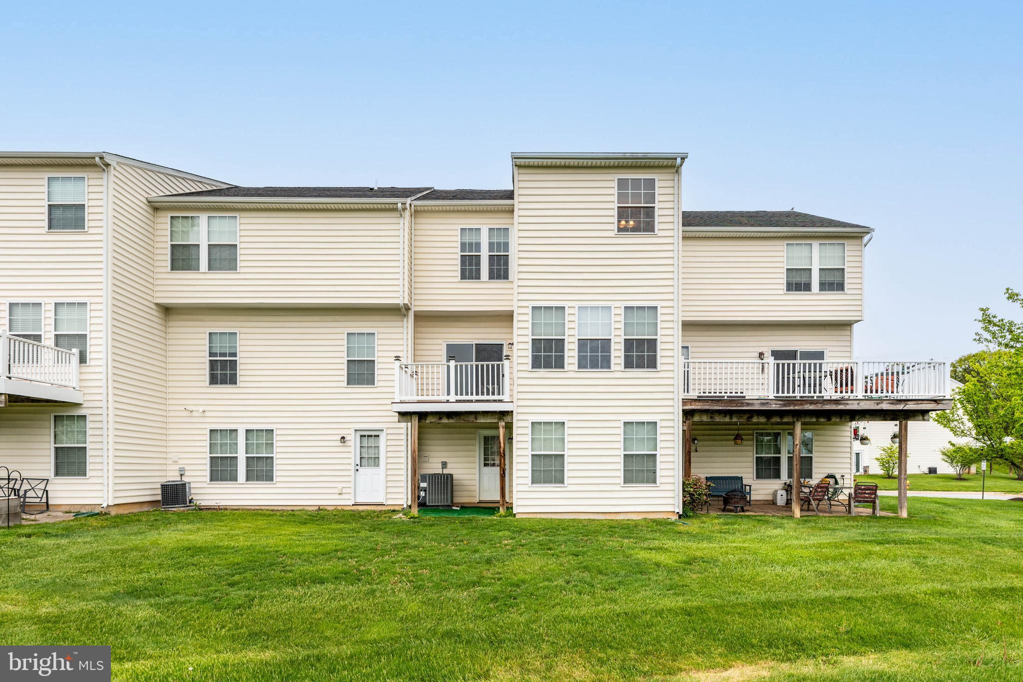 ROUND HILL - Residential