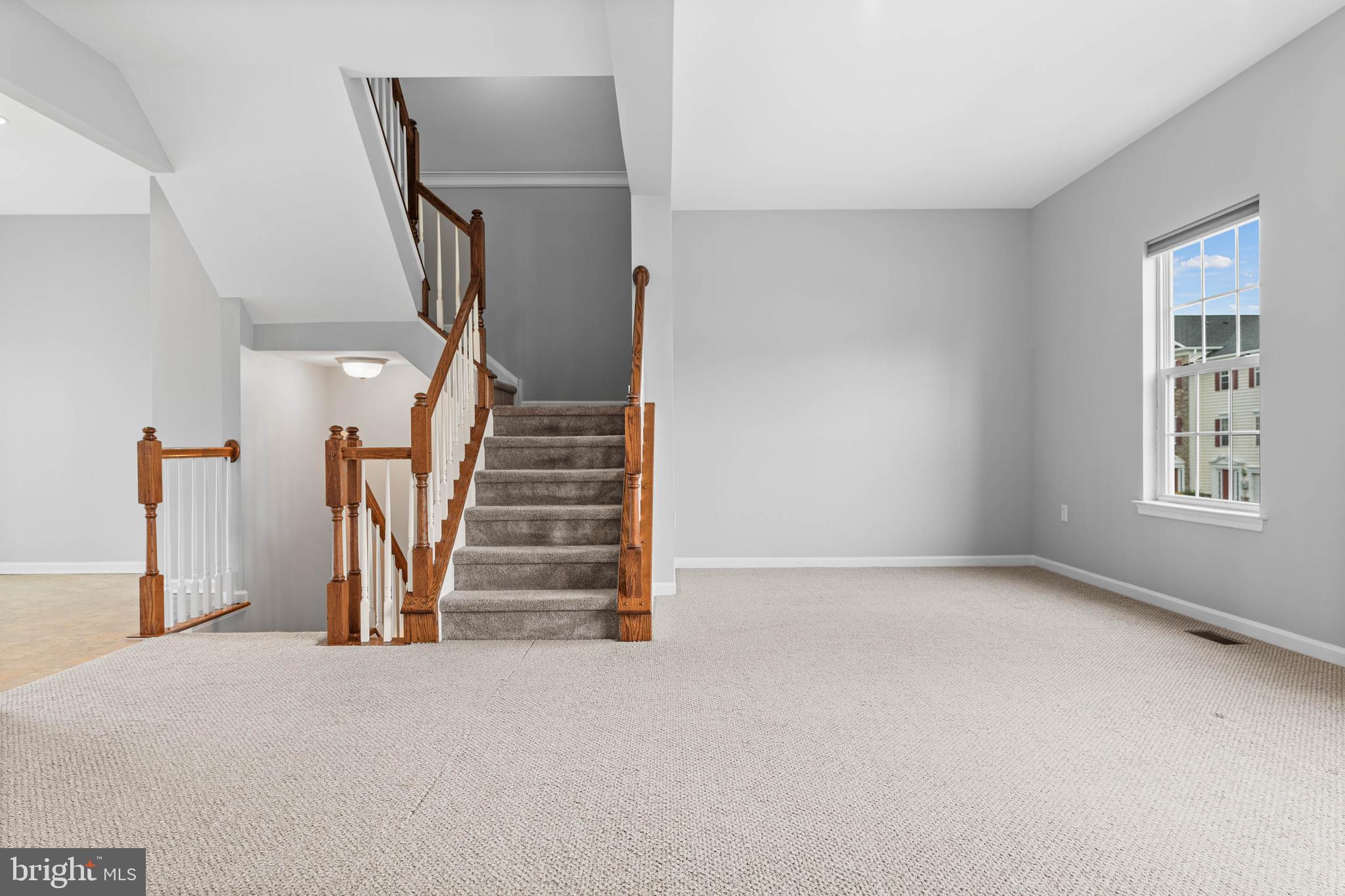 ROUND HILL - Residential