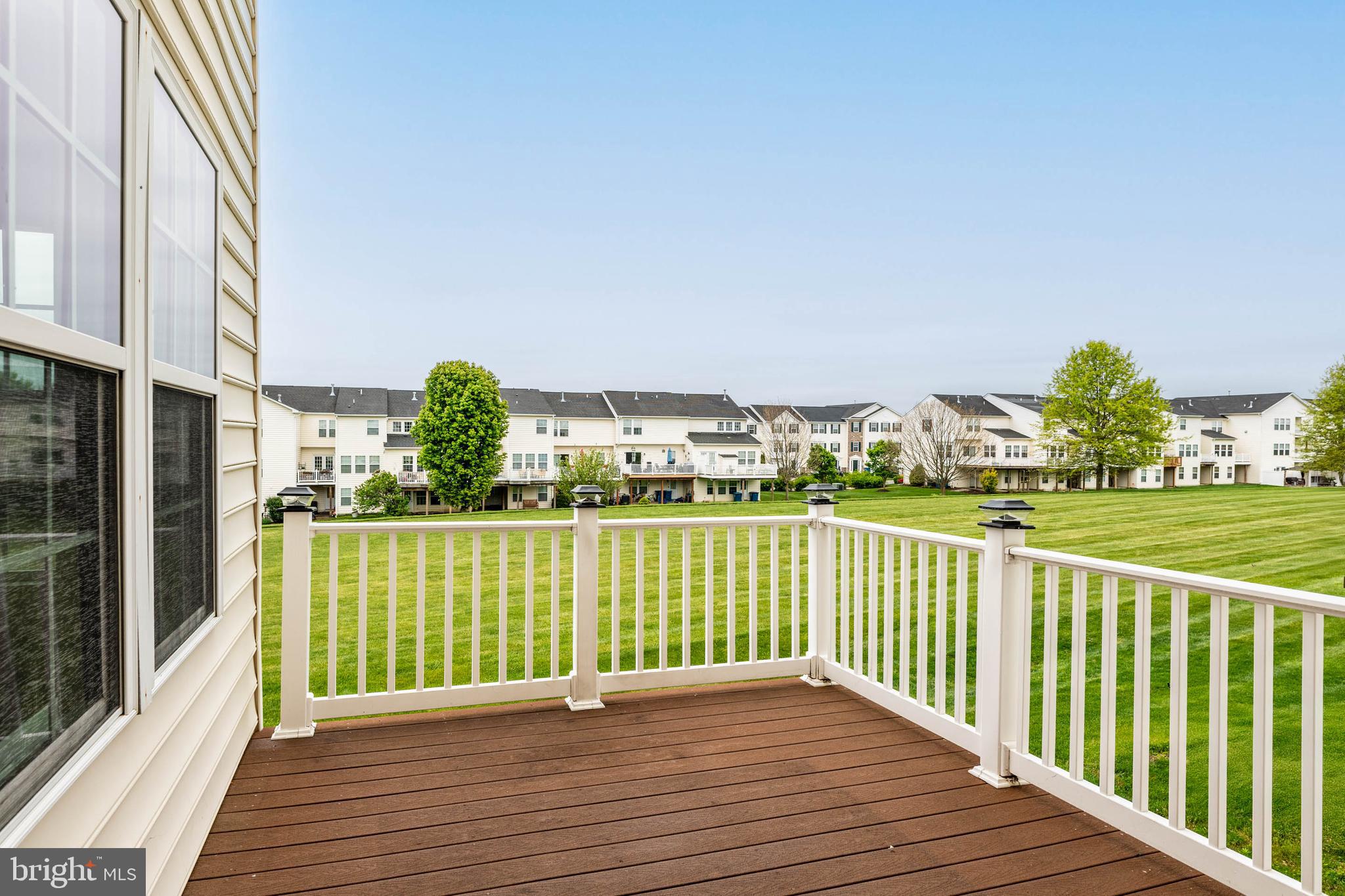 ROUND HILL - Residential