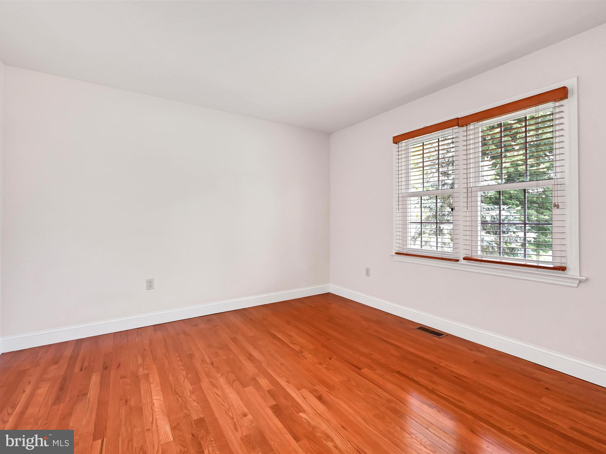 EASTLAND HILLS - Residential
