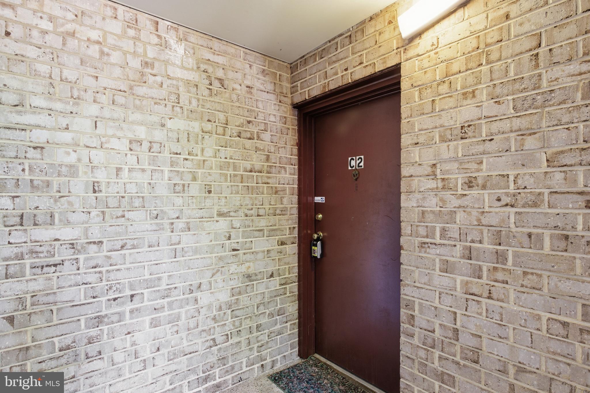 HUNTLEY SQUARE CONDOMINIUMS - Residential