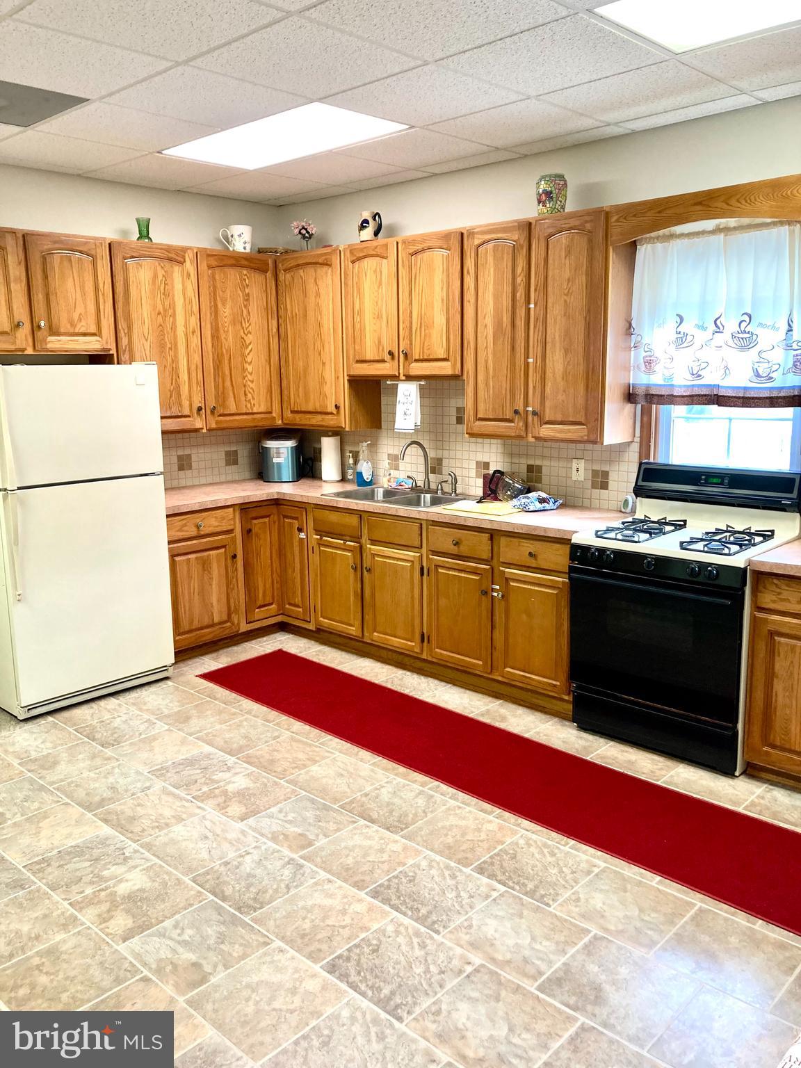 807 HAZLETTVILLE ROAD