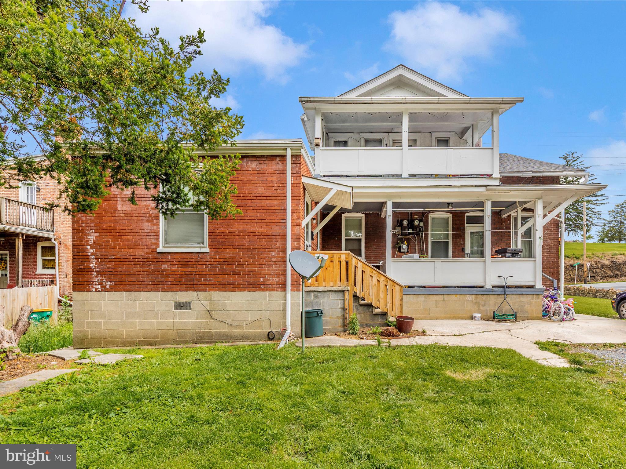 250 E E MAIN STREET
