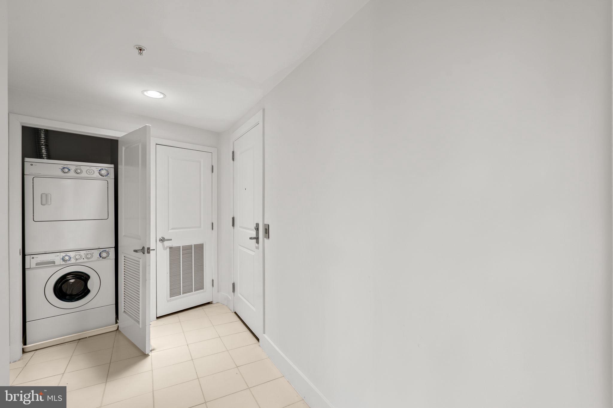 2001 15TH STREET N 813