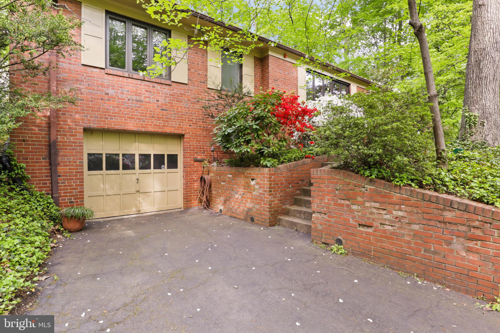 BELLEVUE FOREST - Residential