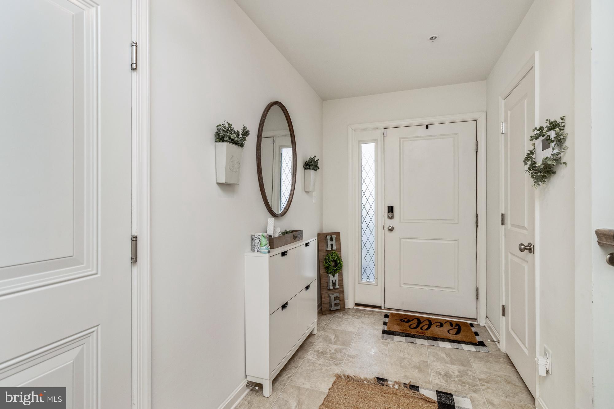 807 MAGNOLIA RIDGE COURT