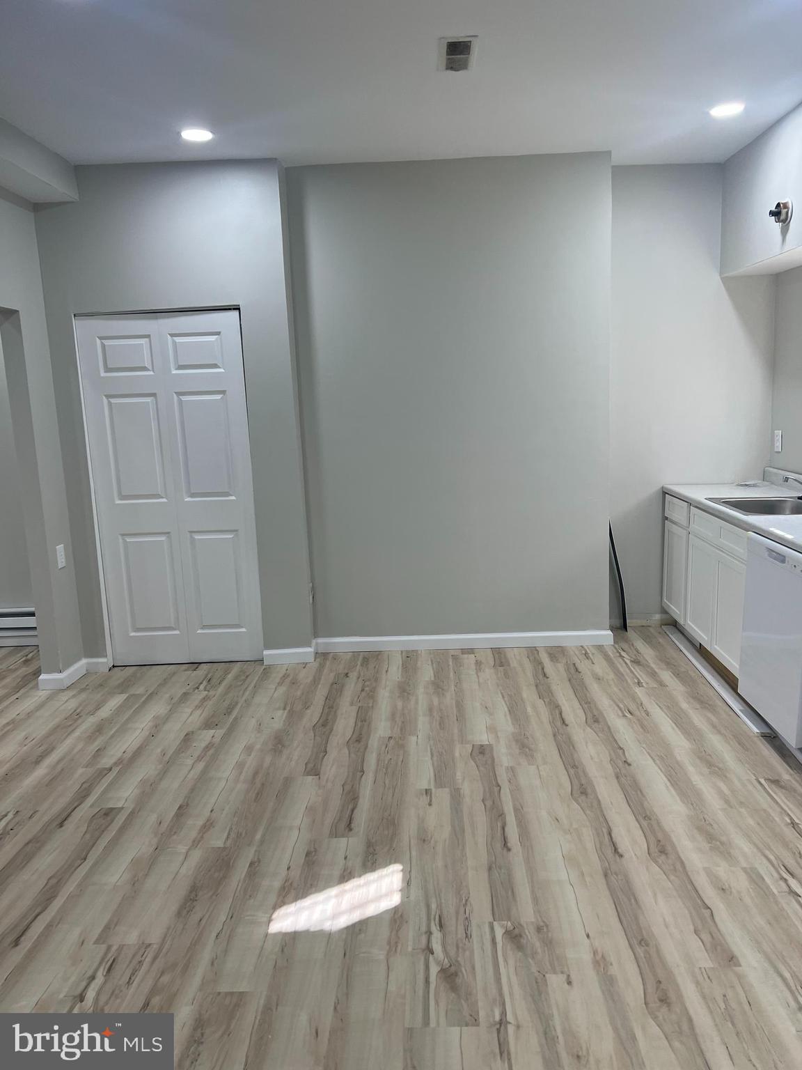 LEXINGTON - Residential Lease