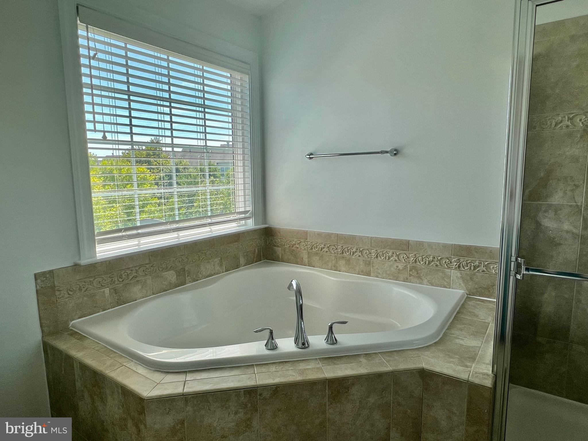 LAUREL HIGHLANDS - Residential Lease