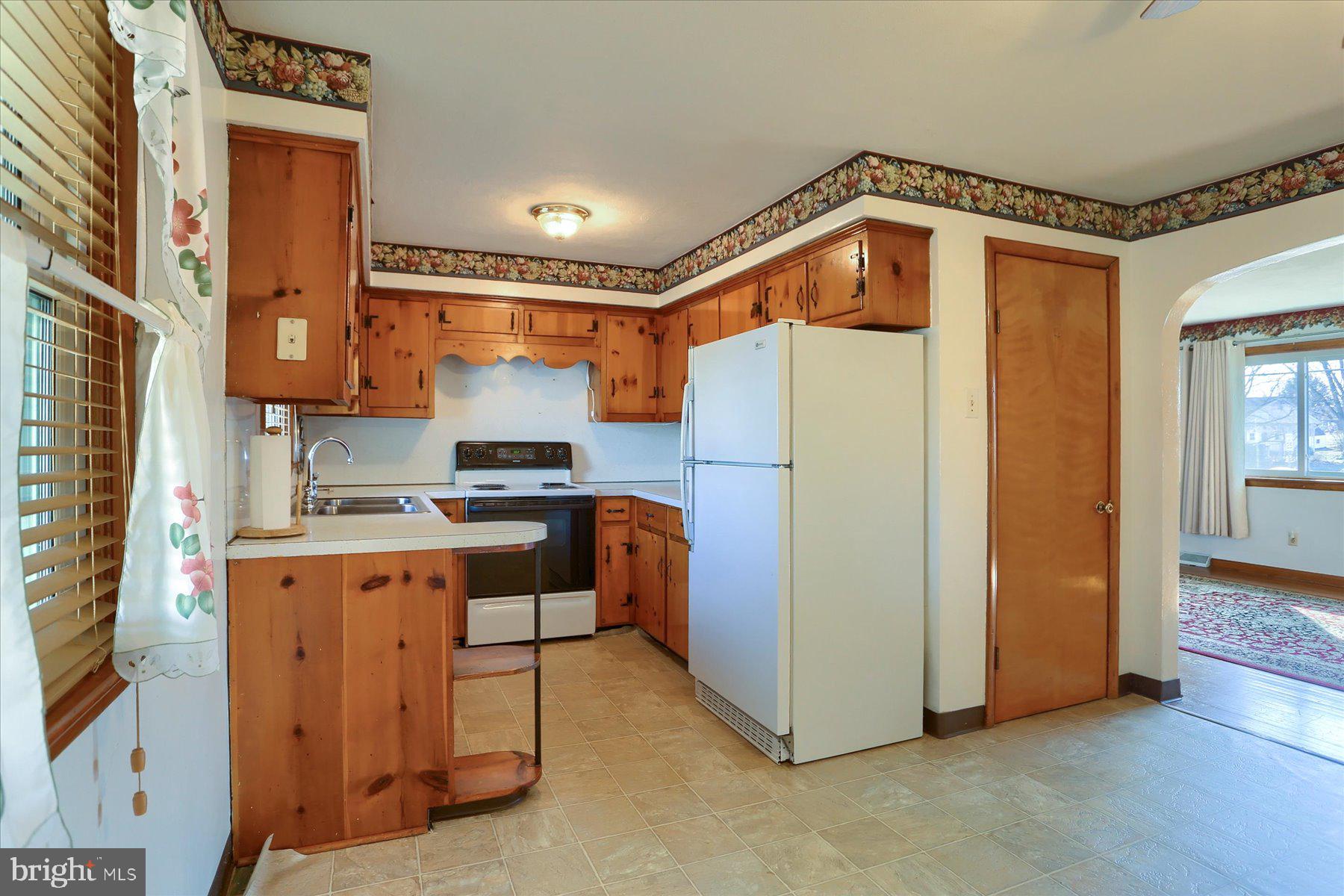 SCHLUSSER VILLAGE - Residential