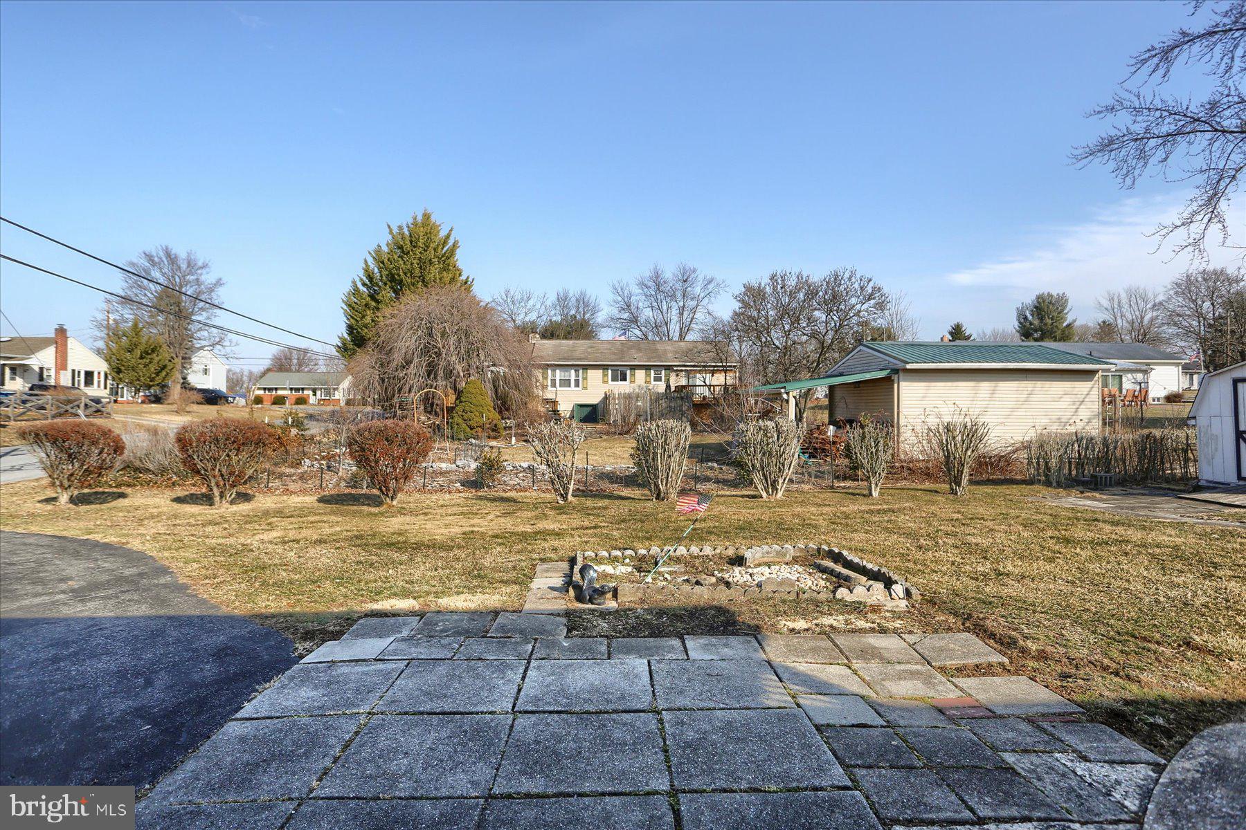 SCHLUSSER VILLAGE - Residential