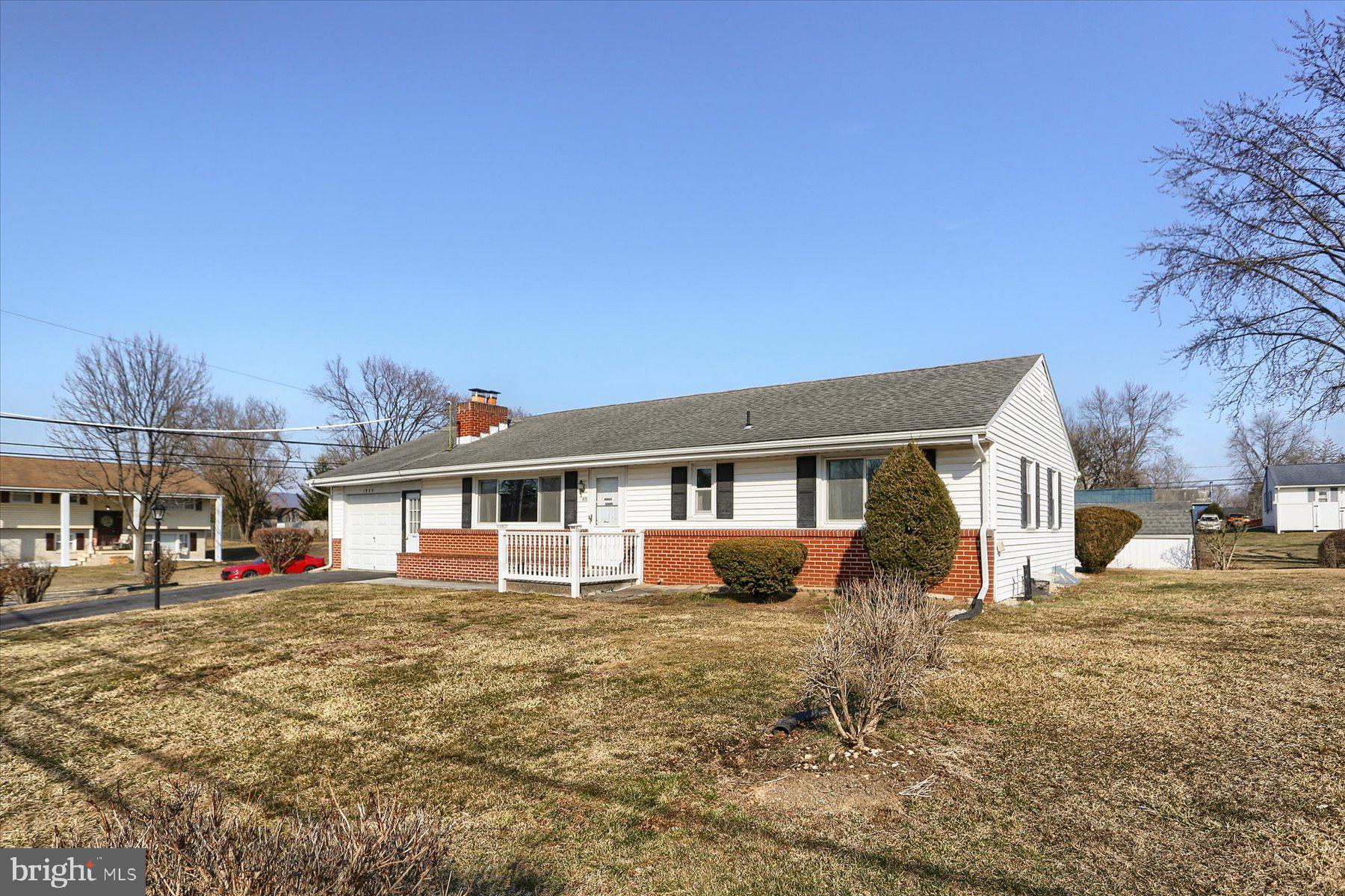 SCHLUSSER VILLAGE - Residential