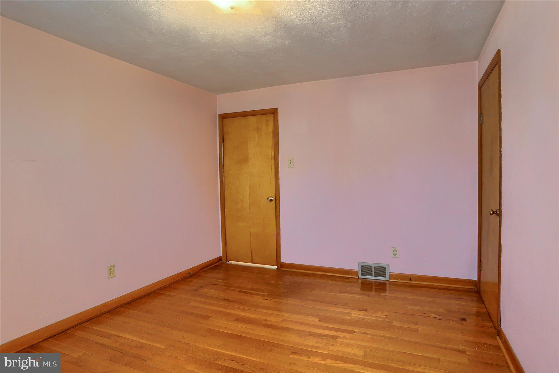 SCHLUSSER VILLAGE - Residential