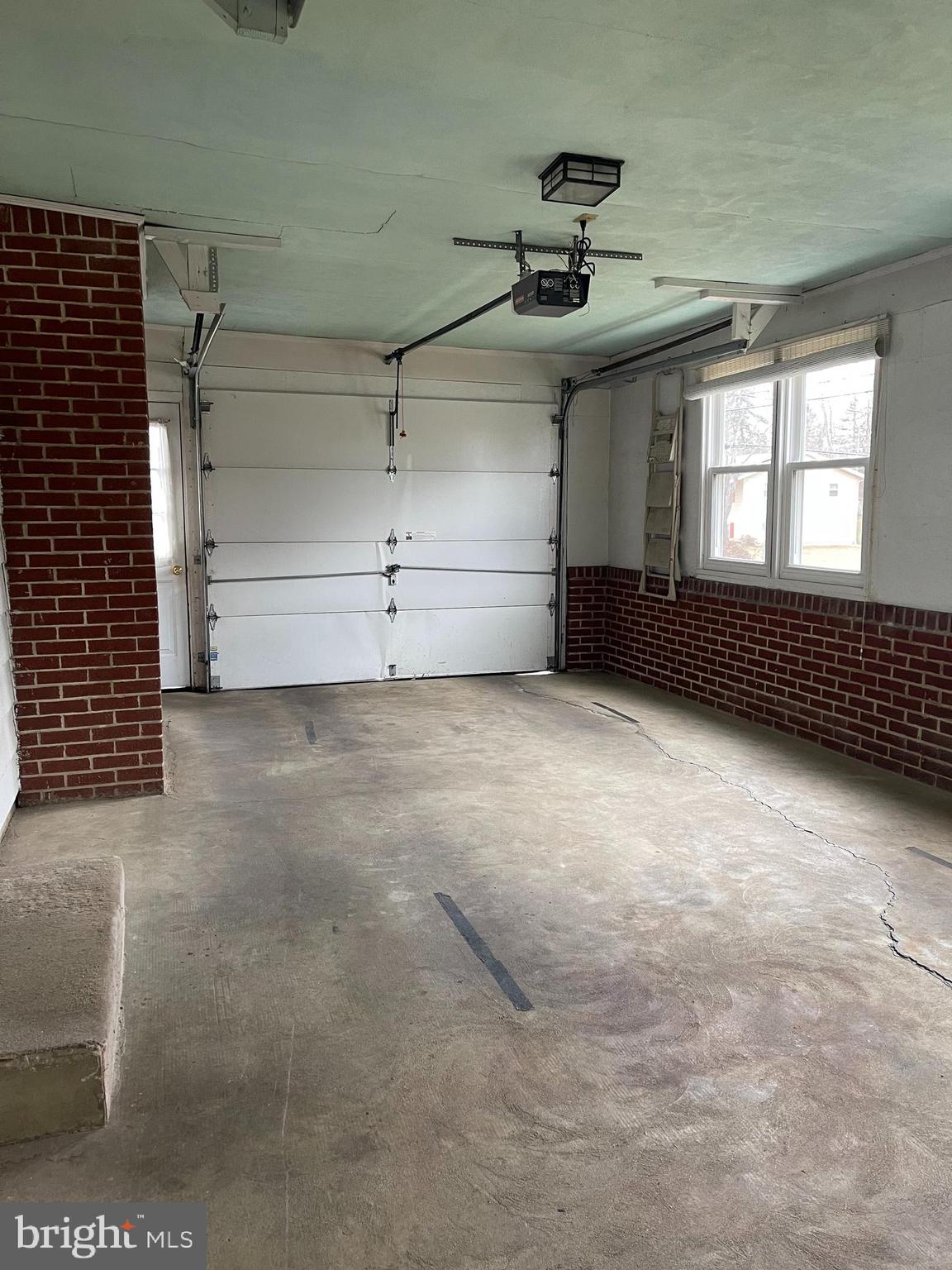 SCHLUSSER VILLAGE - Residential