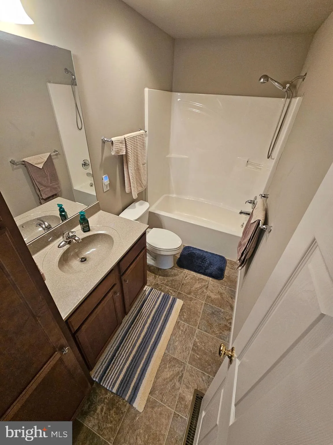 Mount Joy, Pennsylvania 17552, United States, 3 Bedrooms Bedrooms, ,3 BathroomsBathrooms,Residential,Pending,183554