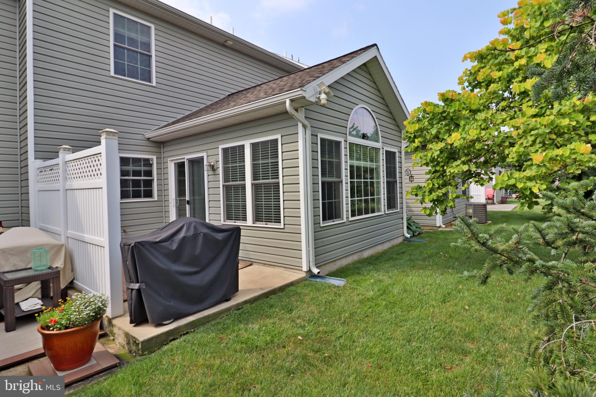 1353 FIELDSTONE DRIVE