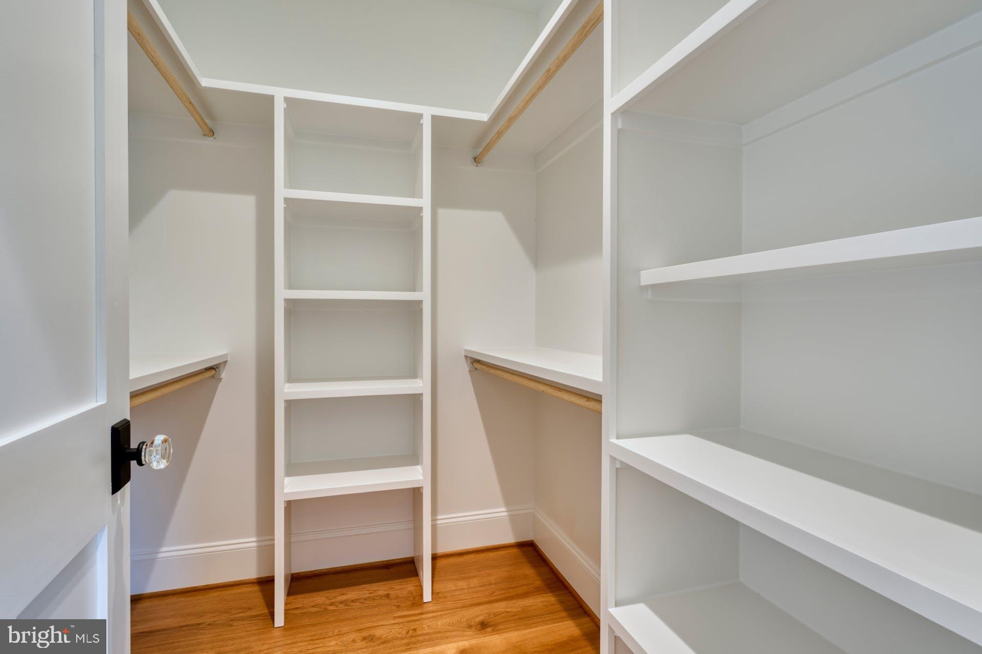 CRESCENT HILLS - Residential