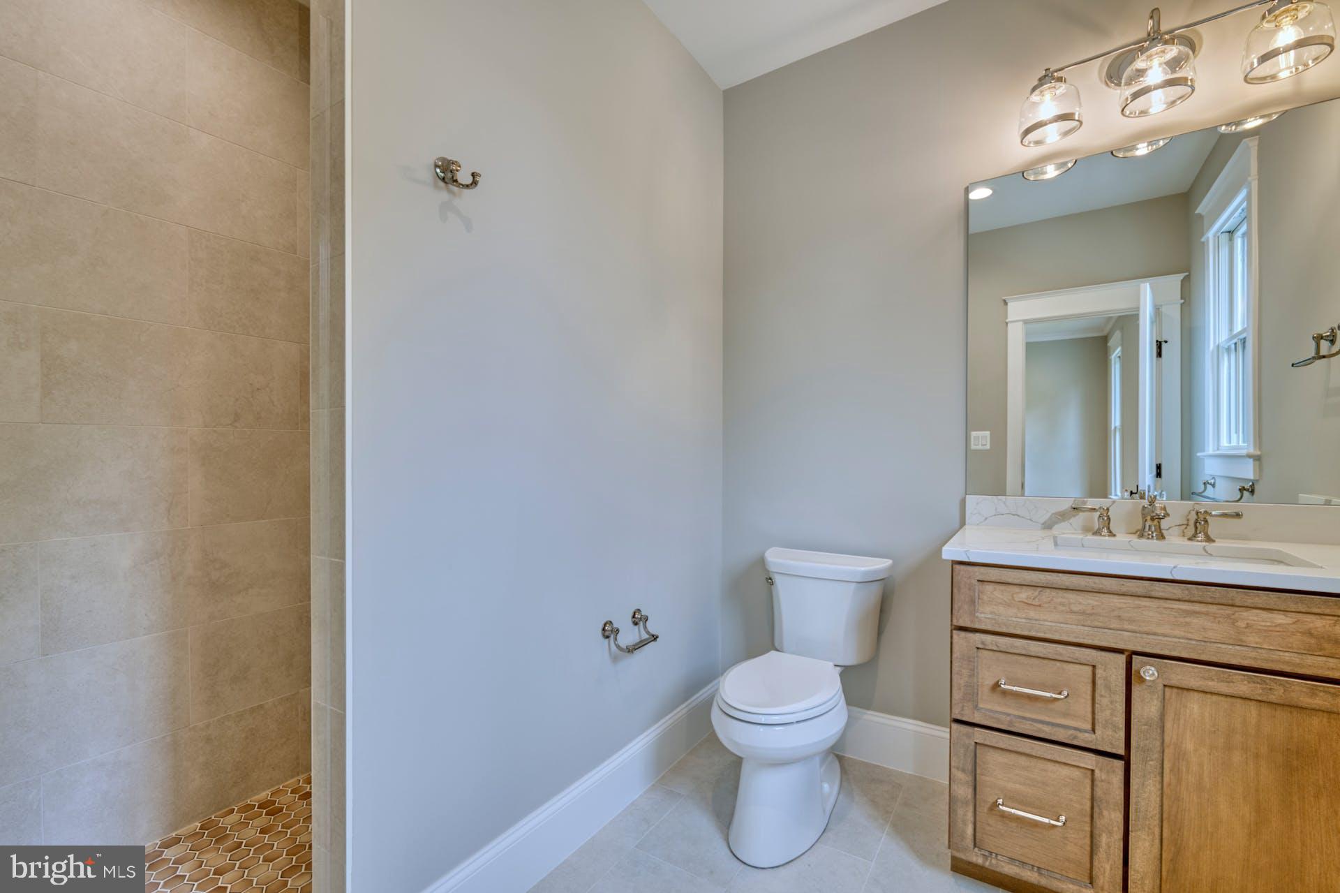 CRESCENT HILLS - Residential