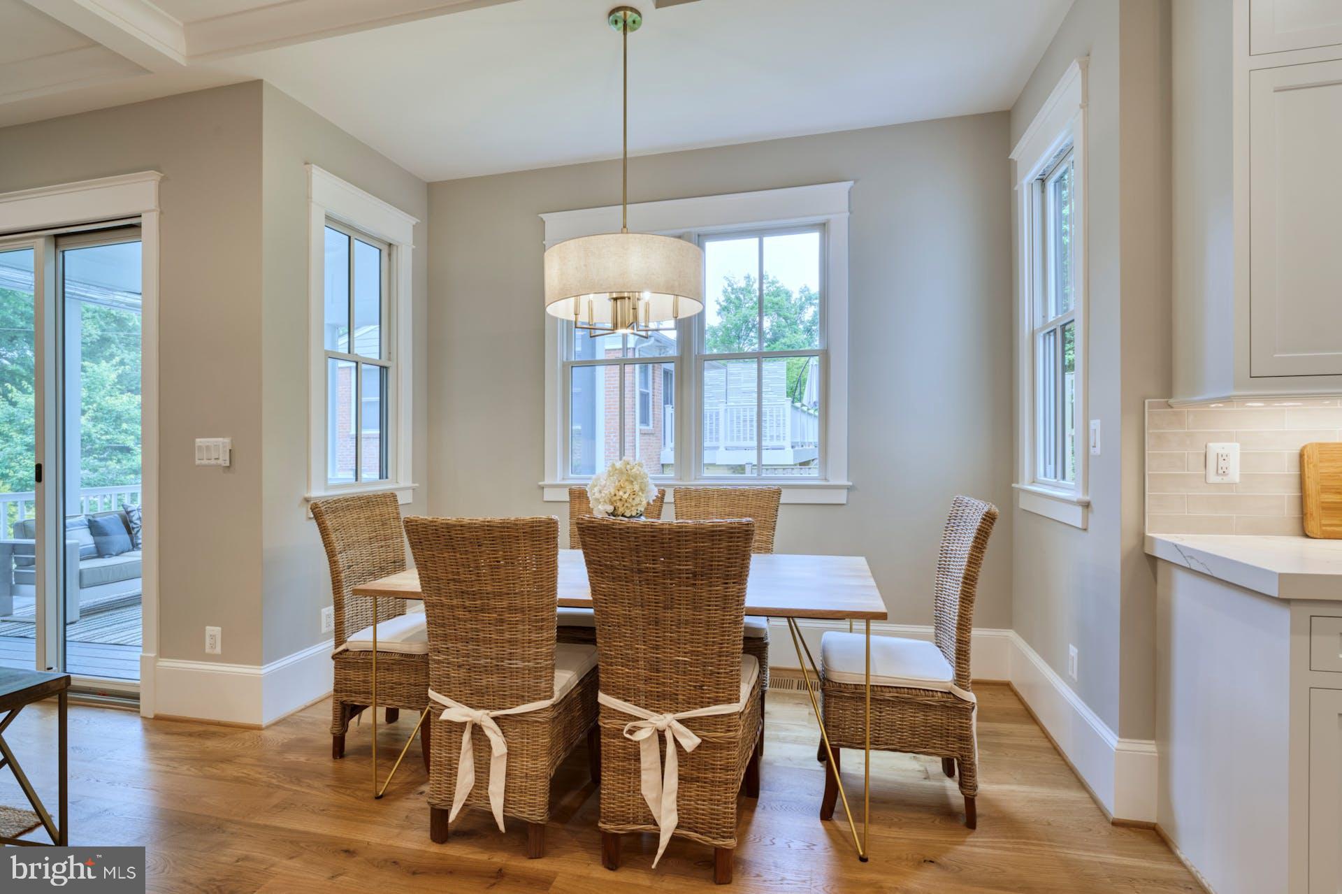 CRESCENT HILLS - Residential