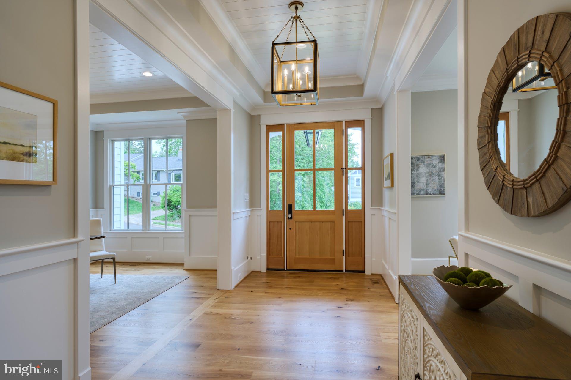 CRESCENT HILLS - Residential