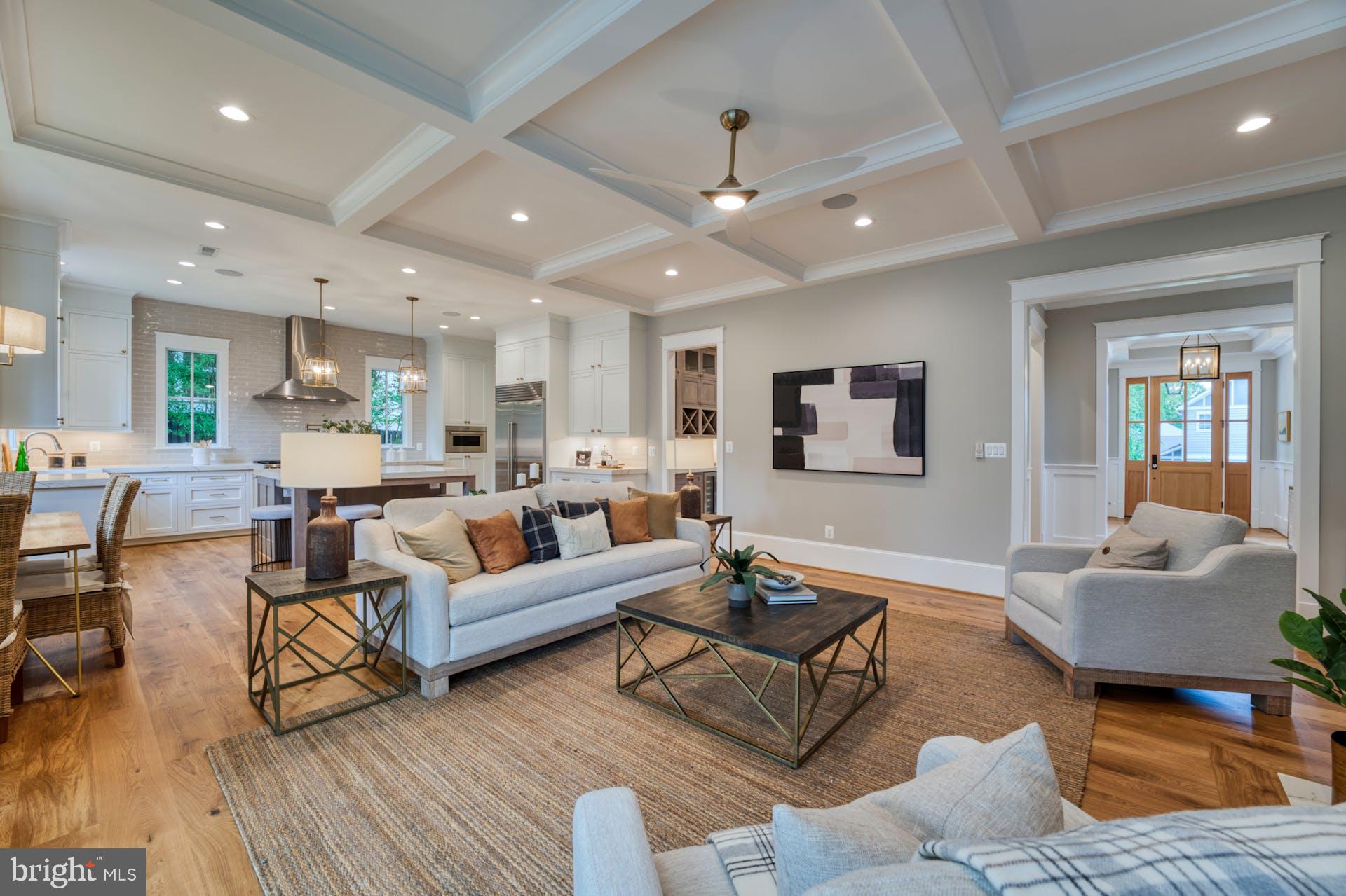 CRESCENT HILLS - Residential