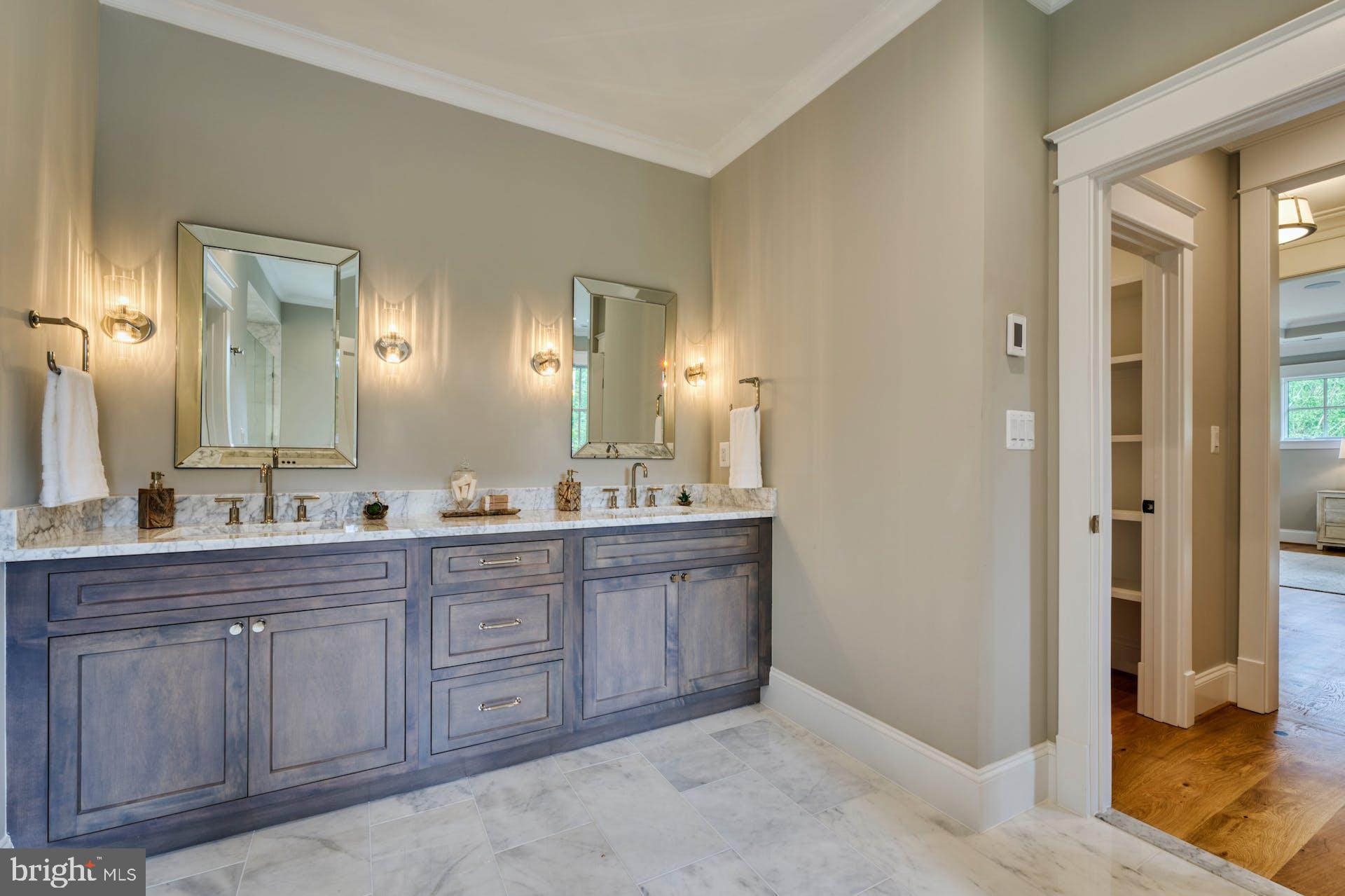 CRESCENT HILLS - Residential