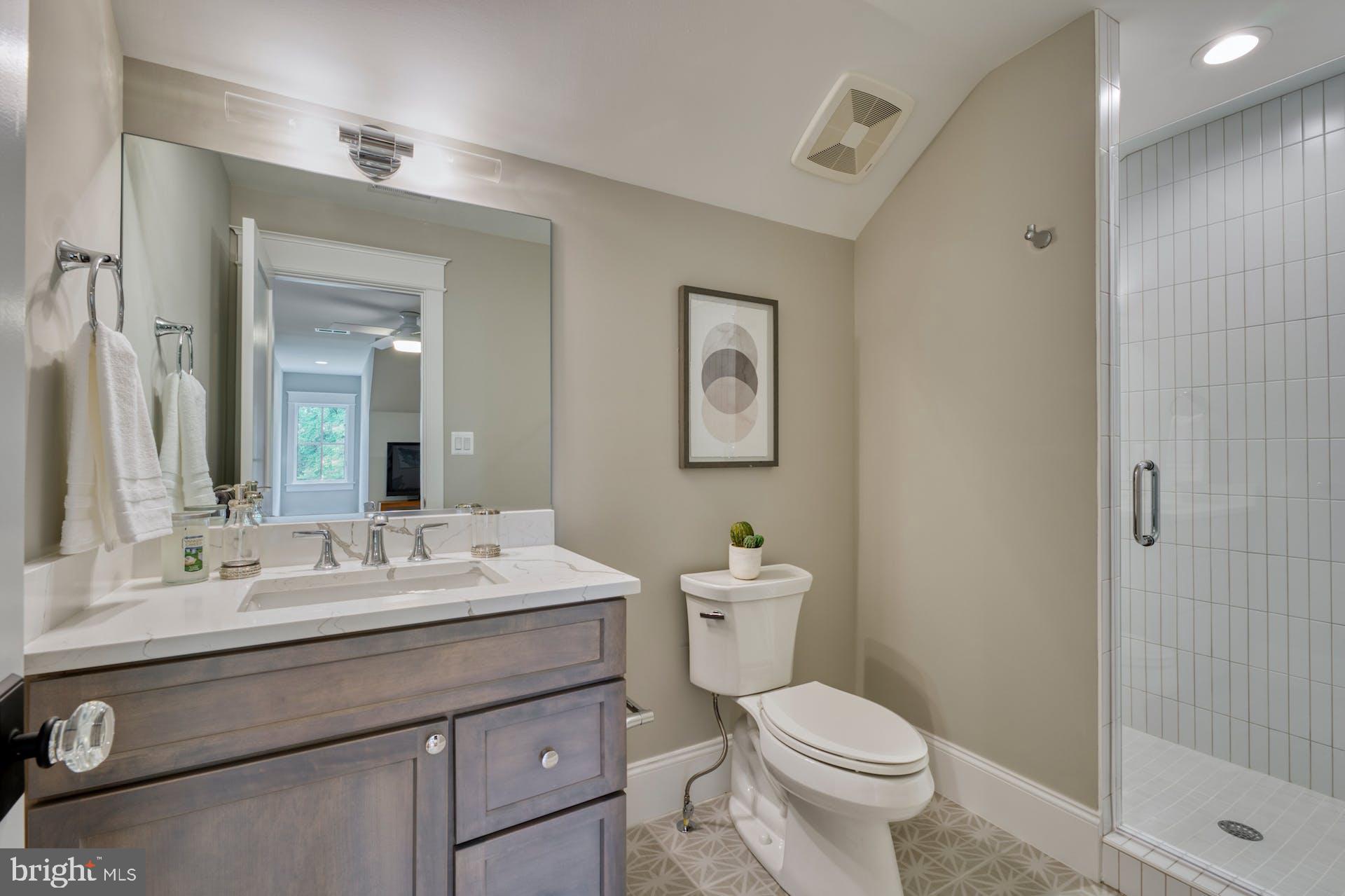 CRESCENT HILLS - Residential