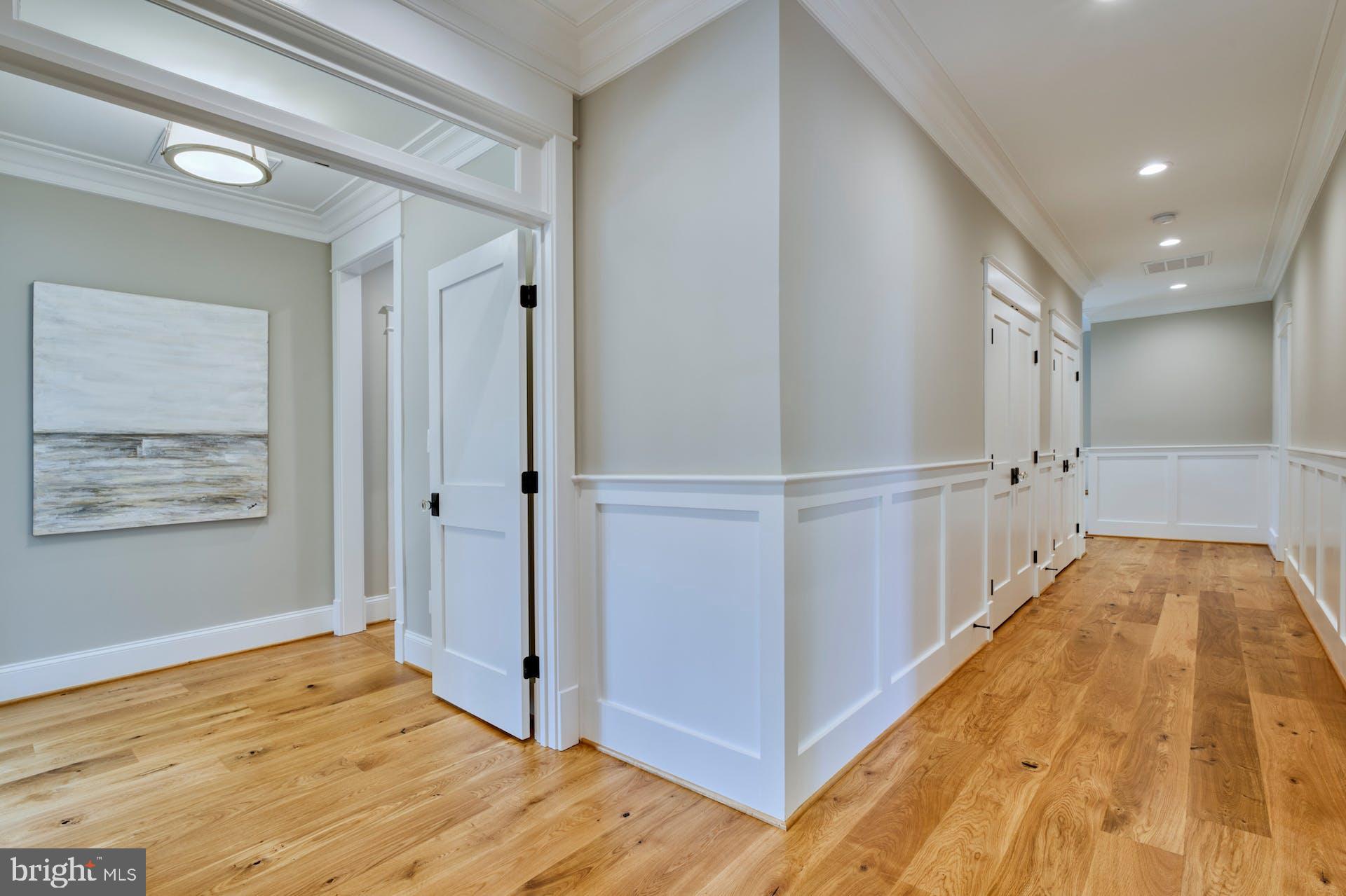 CRESCENT HILLS - Residential