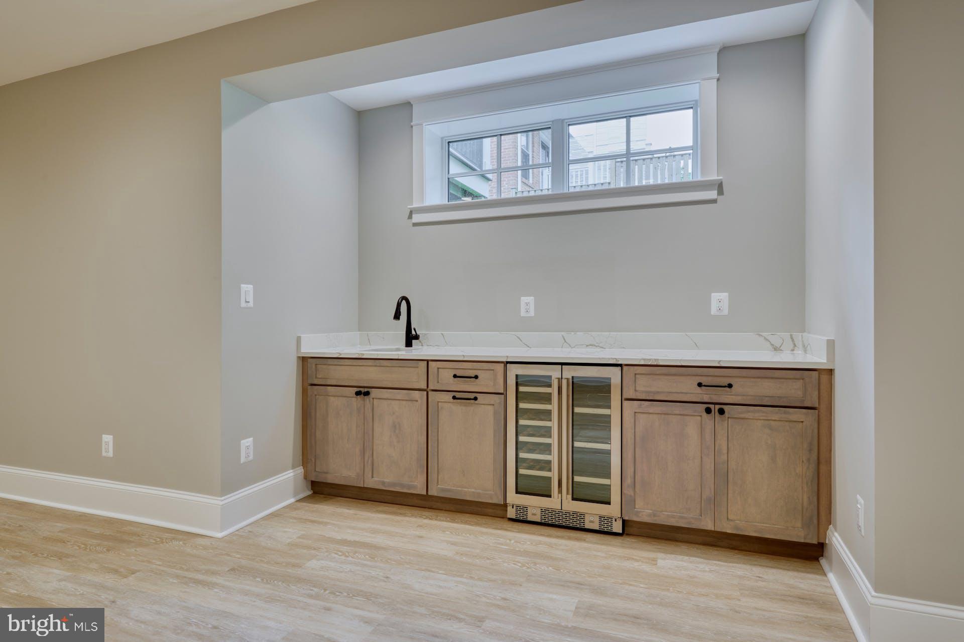 CRESCENT HILLS - Residential